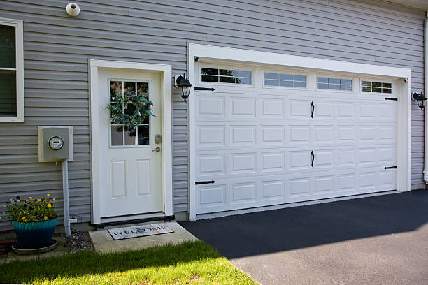 24/7 Emergency Garage Door Panel Replacement experts in La Vista, NE